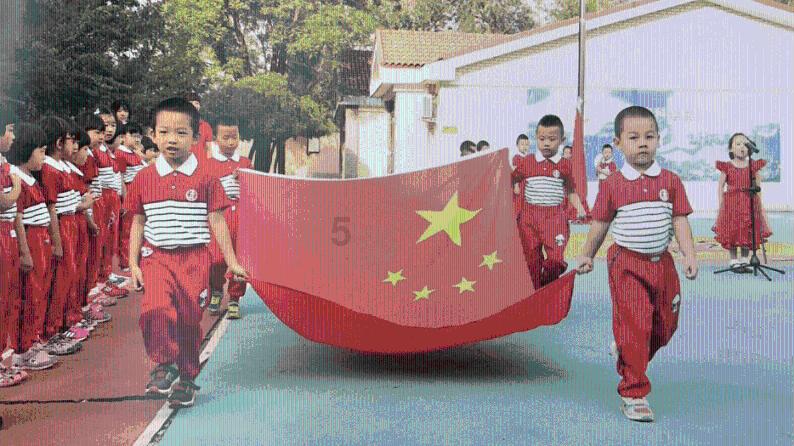 大型警车找轮胎